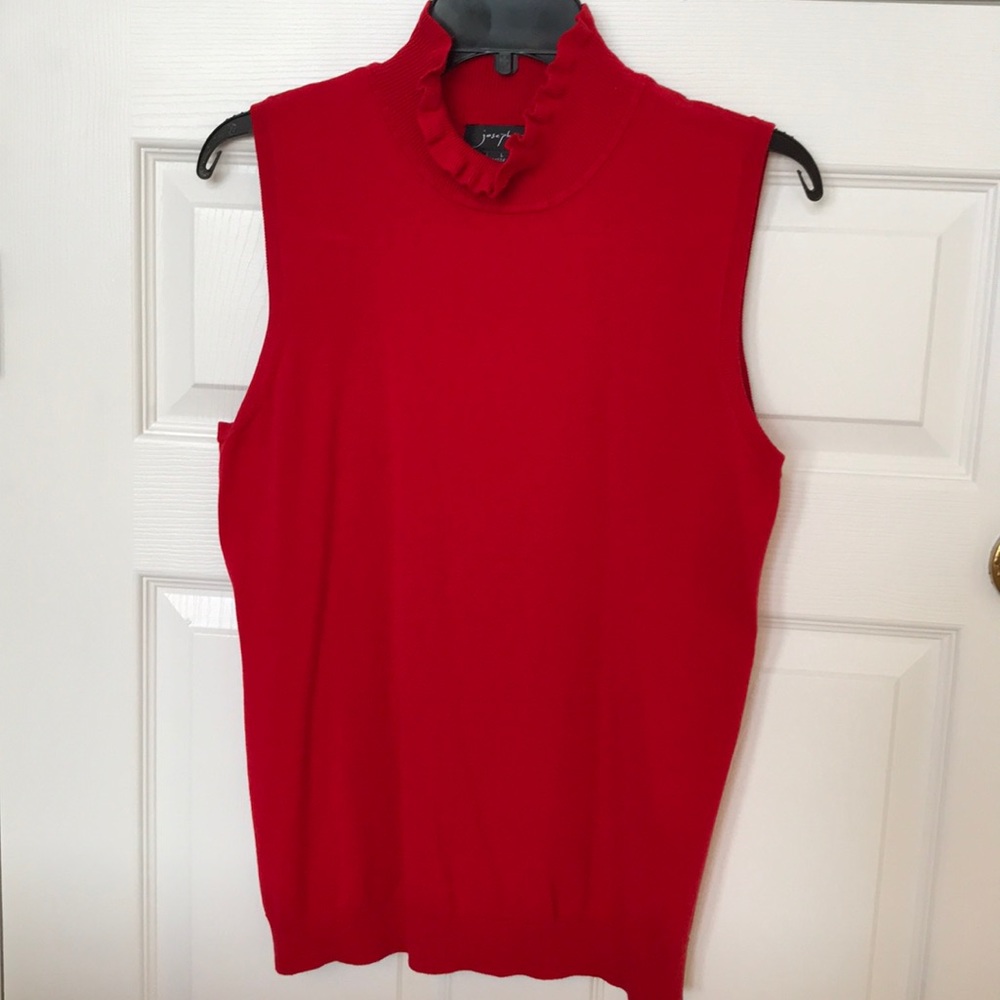 Red short-sleeved silky soft flattering sweater